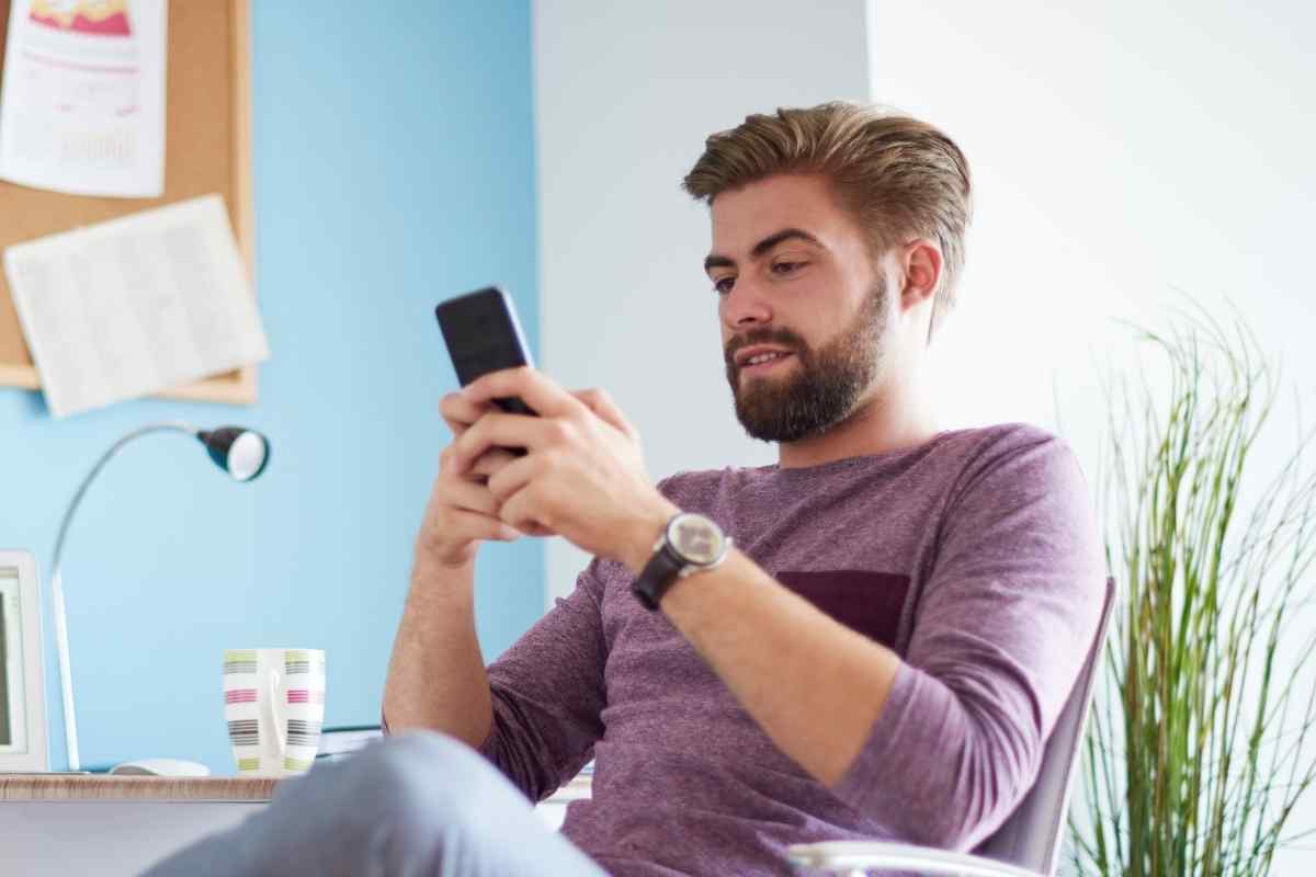 How To Text An Aquarius Man