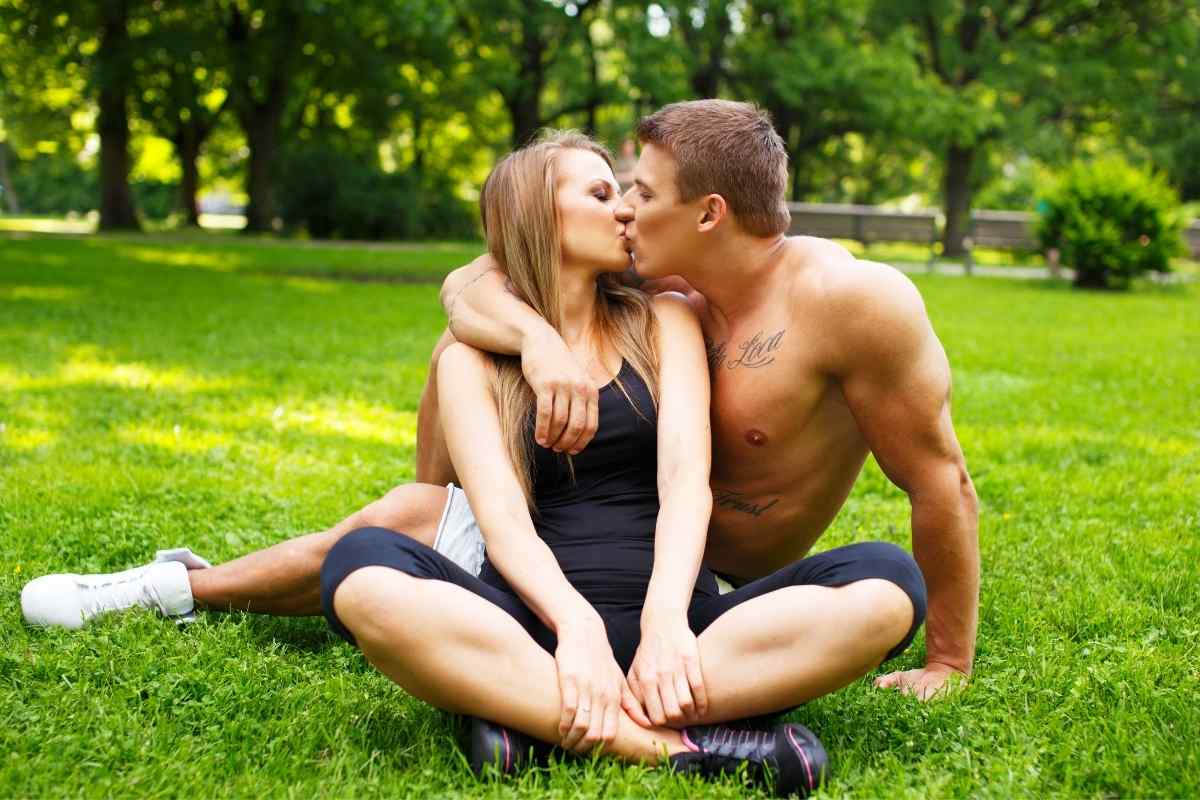 Leo Man Kissing Style